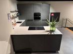 luxe Häecker keuken Marmerlook showroomkeuken, Ophalen, U-keuken, Zwart, Nieuw