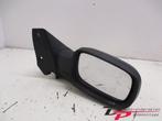 Buitenspiegel rechts van een Renault Megane Scenic