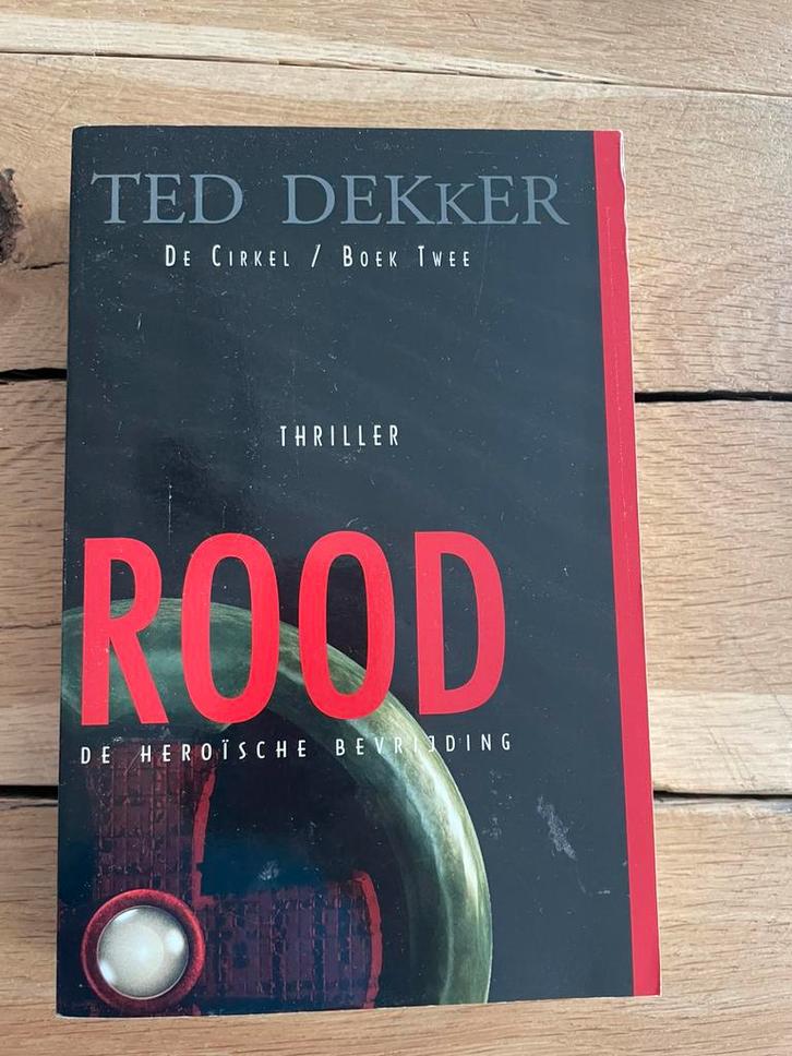 Theodore R. Dekker - 2 Rood, Boeken, Thrillers, Zo goed als nieuw, Ophalen of Verzenden