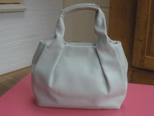 Giorgio Armani tas (een échte) uit Zeeuwse boedel, Sieraden, Tassen en Uiterlijk, Tassen | Damestassen, Zo goed als nieuw, Handtas