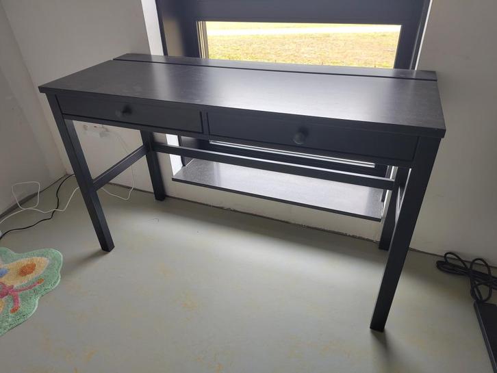 Ikea Hemnes bureau met 2 lades, Huis en Inrichting, Bureaus, Gebruikt, Bureau, Ophalen