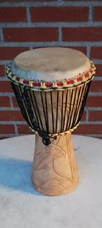 DJEMBE PERCUSSIE TROMEL HANDGESNEDEN  WARME HELDEREN KLANK, Muziek en Instrumenten, Percussie, Ophalen of Verzenden, Zo goed als nieuw