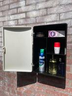 Vintage medicijnkastje bruin/gebroken wit kunststof, Huis en Inrichting, Badkamer | Badkamermeubels, Minder dan 50 cm, Gebruikt