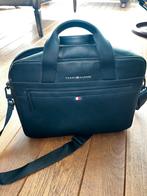Tommy Hilfiger laptop tas, Computers en Software, Laptoptassen, Ophalen, 17 inch of meer, Zo goed als nieuw