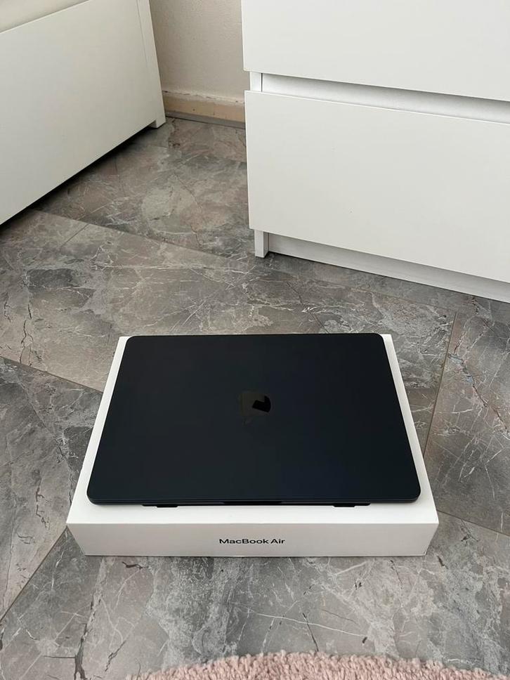 Apple Macbook air 2022 (M2), Computers en Software, Apple Macbooks, Zo goed als nieuw, 13 inch, 256 GB, 8 GB, Ophalen of Verzenden