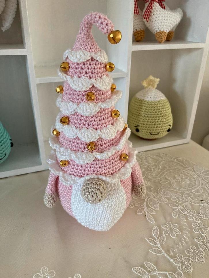 Gehaakte Roze Kerstboom Kabouter, Hobby en Vrije tijd, Breien en Haken, Nieuw, Haken, Overige typen, Ophalen of Verzenden
