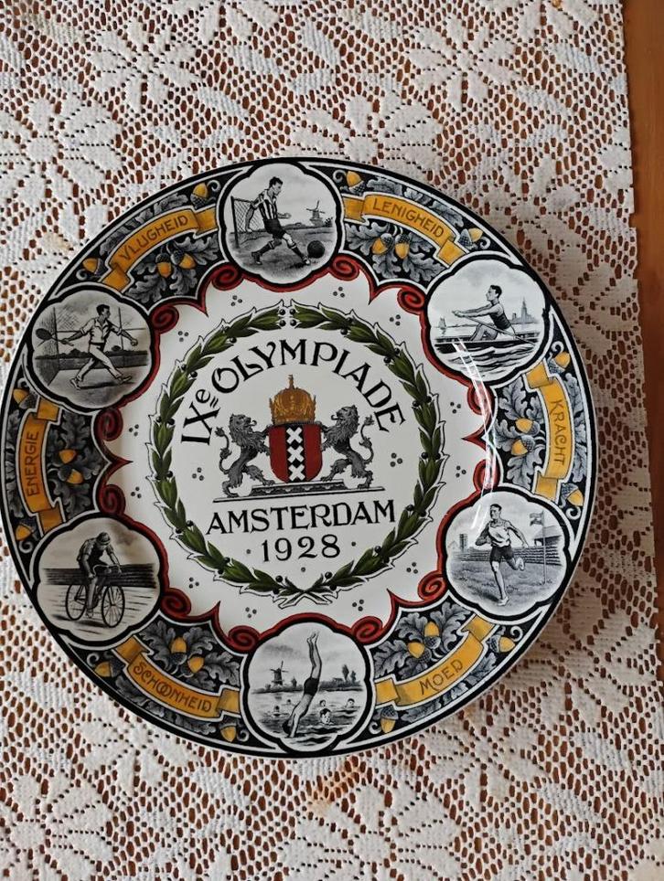 Antiek keramiek wandbord Olympische spelen 1928  25x 25 cm, Antiek en Kunst, Antiek | Wandborden en Tegels, Ophalen of Verzenden