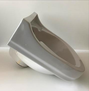 Jaren 30 TOILETFONTEIN. WIE WIL HEM HEBBEN VOOR € 10! beschikbaar voor biedingen