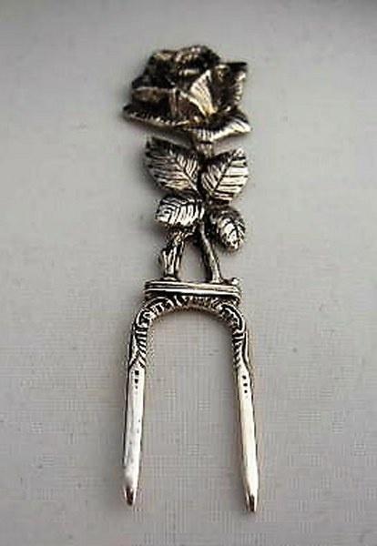 Zilveren brood-vorkje Hildesheimer Rose - ZELDZAAM (7577-1), Antiek en Kunst, Curiosa en Brocante, Ophalen