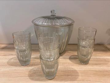 Antieke bowlset met deksel en  bijpassende glazen beschikbaar voor biedingen