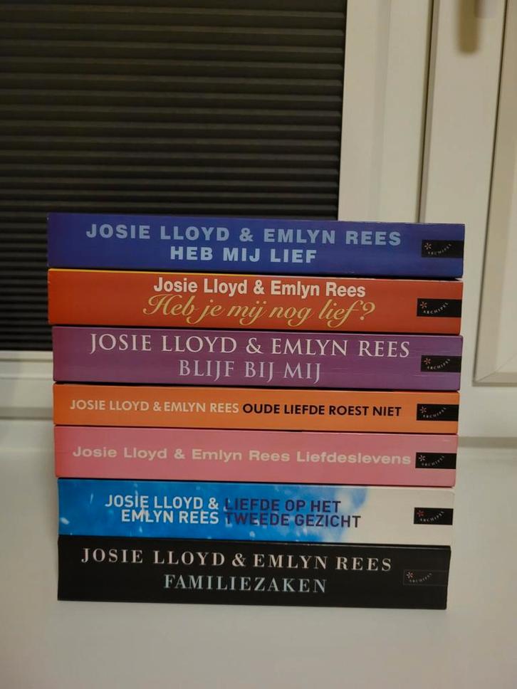Boekserie - Josie Lloyd & Emlyn Rees, Boeken, Literatuur, Gelezen, Ophalen of Verzenden