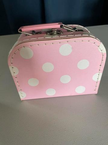 Leuk klein koffertje, roze met witte stippen beschikbaar voor biedingen
