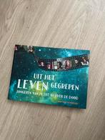 Uit het Leven Gegrepen - Martien Versteegh, Ophalen of Verzenden, Zo goed als nieuw, Overige onderwerpen