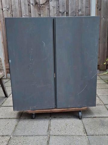Ikea Ivar kast met deurtjes grenen 80x30x83 grijs geverfd beschikbaar voor biedingen