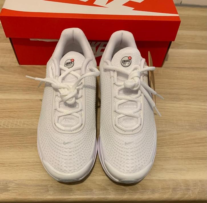 Schoenen Nike air Max Dn wit maat 42 helemaal NIEUW!!!, Kleding | Heren, Schoenen, Nieuw, Sneakers of Gympen, Wit, Ophalen of Verzenden