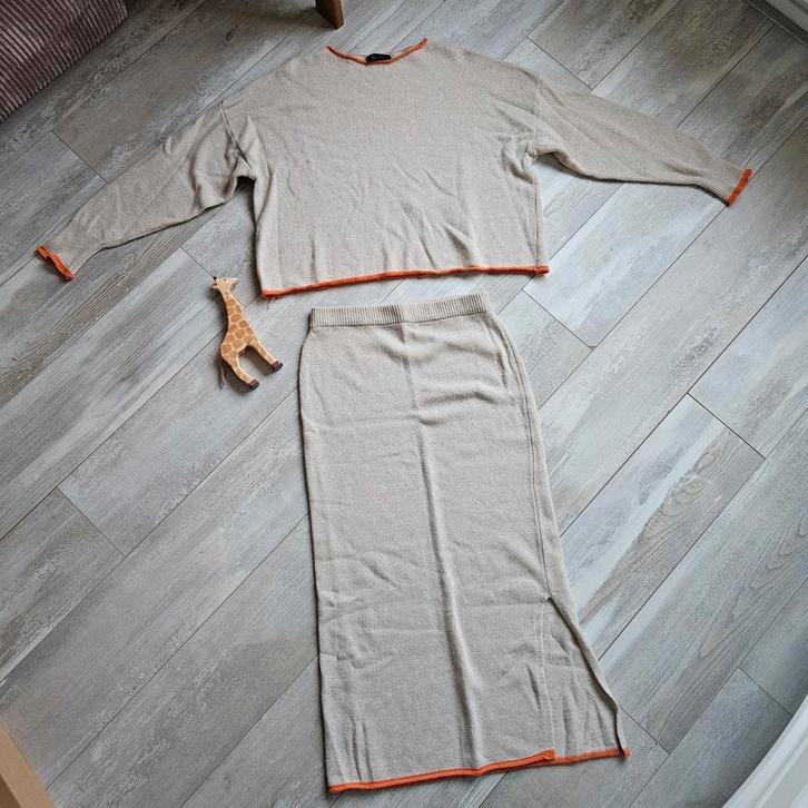 CG Luxe wollen set maat M/L - Heerlijk zacht!, Kleding | Dames, Jurken, Zo goed als nieuw, Maat 38/40 (M), Beige, Onder de knie