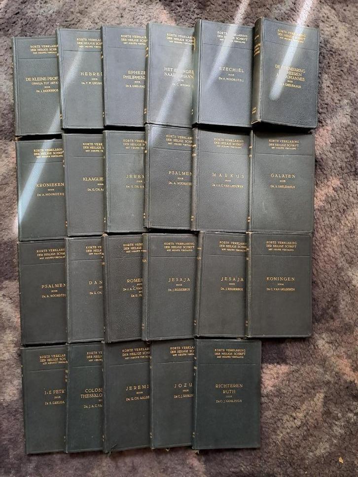 23 boekjes "verklaring der heilige schrift" . jaren '20 '30, Antiek en Kunst, Antiek | Boeken en Bijbels, Ophalen of Verzenden