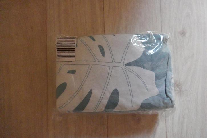 Stoelhoezen voor eettafelstoelen., Huis en Inrichting, Stoelen, Zo goed als nieuw, Vier, Stof, Ophalen of Verzenden