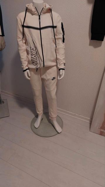 Nike tech pak kids creme maat 116 nieuw  beschikbaar voor biedingen