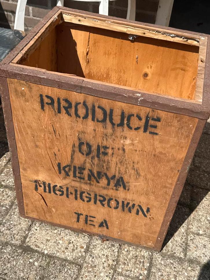 Oude theekist uit Kenia, Antiek en Kunst, Curiosa en Brocante, Ophalen