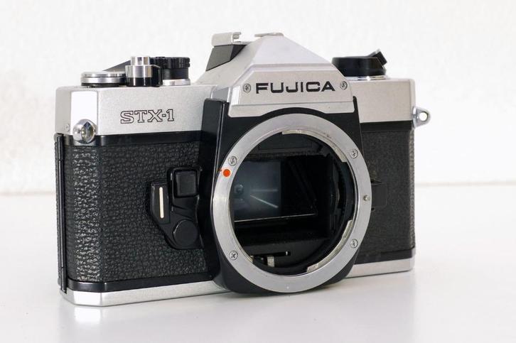 Fuji Fujica STX-1 body 35mm film SLR + nieuwe batterijen, Audio, Tv en Foto, Fotocamera's Analoog, Refurbished, Spiegelreflex