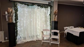 Backdrop met lichtgordijn en decoratiepakket bruiloft beschikbaar voor biedingen