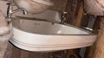 Diverse Wastafels anthiek beschikbaar voor biedingen