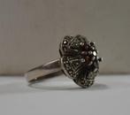 Oude 925 zilveren ring met rode granaat en Marcasiet, Gebruikt, 19 tot 20, Ophalen of Verzenden, Met edelsteen