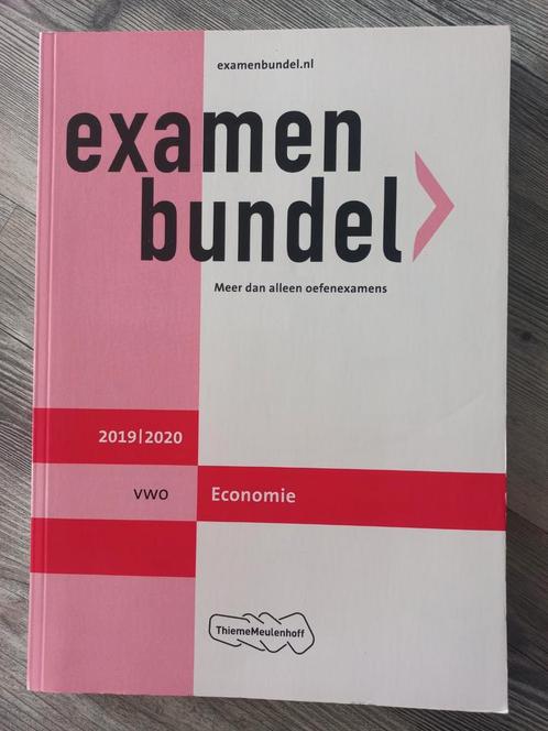 J.P.M. Blaas - Examenbundel VWO Economie, Boeken, Schoolboeken, Zo goed als nieuw, Nederlands, VWO, Ophalen of Verzenden
