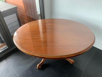 Antieke salontafel massief hout beschikbaar voor biedingen