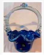 Blauwe schaal glas Brocante met hengsel 16 cm hoog, Antiek en Kunst, Curiosa en Brocante, Ophalen of Verzenden