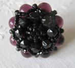 Vintage broche, lila en zwarte glaskralen, Overige materialen, Paars, Minder dan 4 cm, Ophalen of Verzenden