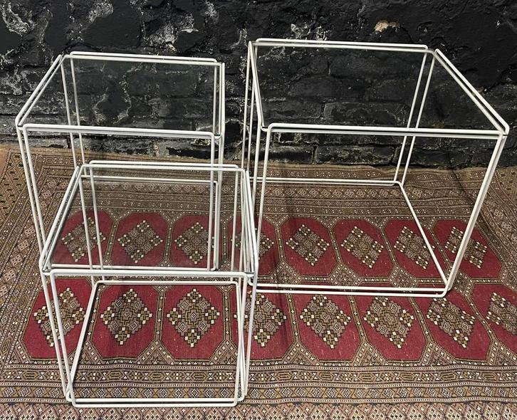 Set bijzettafels mimiset Max Sauze Isocele wit metaal glas, Huis en Inrichting, Tafels | Sidetables, Gebruikt, 25 tot 50 cm, Vierkant
