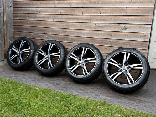 Orig Volvo XC40 XC60 R-design 19 inch velgen + winterbanden, Auto-onderdelen, Banden en Velgen, Banden en Velgen, Winterbanden