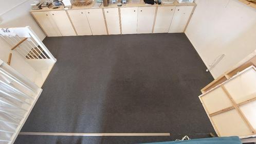Grijs tapijt 5mm, Huis en Inrichting, Stoffering | Vloerbedekking, Zo goed als nieuw, Tapijt, Grijs, 25 tot 50 m², Ophalen