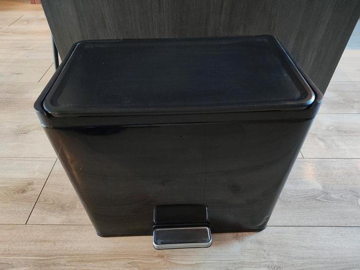 Zwarte Eko essential Pedaalemmer met 2 Vakken van 15 liter, Huis en Inrichting, Woonaccessoires | Prullenbakken, Gebruikt, Metaal