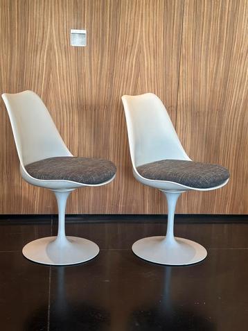 2 Tulip Chairs Knoll International Draaibaar beschikbaar voor biedingen