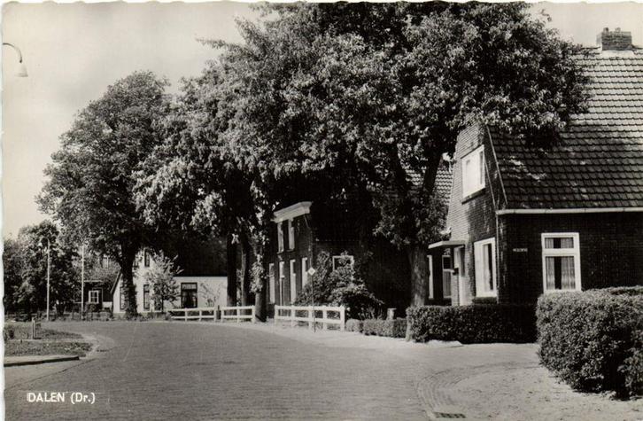Dalen [Dr.]- dorpsgezicht - ongelopen, Verzamelen, Ansichtkaarten | Nederland, Ongelopen, Drenthe, 1940 tot 1960, Verzenden