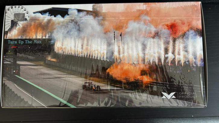 Max Verstappen 1:18 Edition 70 Dutch GP 2021 (ONGEOPEND), Hobby en Vrije tijd, Modelauto's | 1:18, Nieuw, Auto, MiniChamps, Ophalen of Verzenden