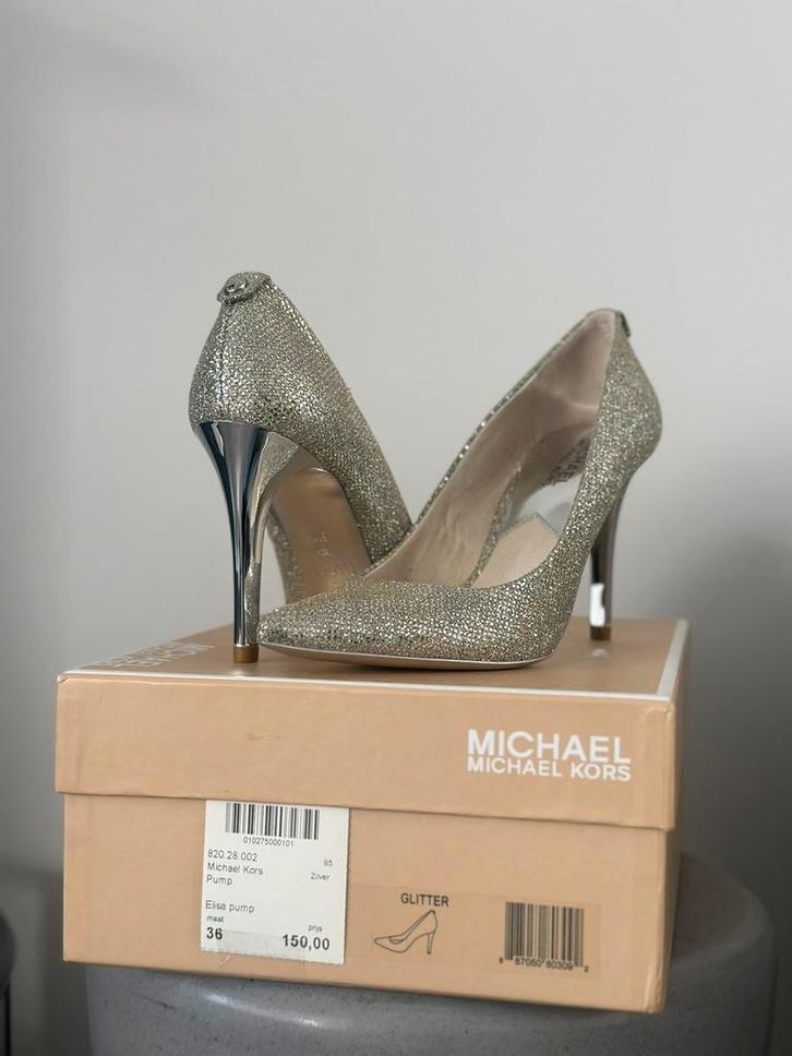 Michael Kors Pump Elisa – Zilver, Kleding | Dames, Schoenen, Nieuw, Pumps, Overige kleuren, Ophalen of Verzenden
