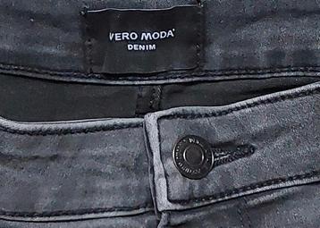 Vero Moda jeans maat L beschikbaar voor biedingen