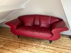 Stijlvolle rood leren bank, kan evt worden bezorgd, Ophalen, Gebruikt, 150 tot 200 cm, Tweepersoons