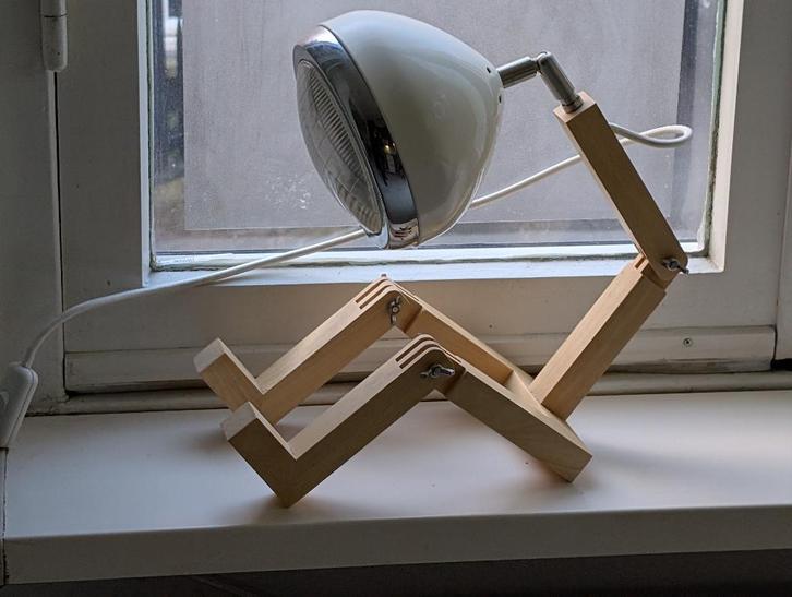 lamp - zittend mannetje, Huis en Inrichting, Lampen | Tafellampen, Zo goed als nieuw, Minder dan 50 cm, Glas, Hout, Metaal, Ophalen of Verzenden