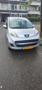 Peugeot 107 1.0 12V E-vti 68PK 3DR 2011 Grijs, Origineel Nederlands, Te koop, Zilver of Grijs, Benzine