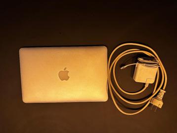 Goedwerkende apple macbook air 11 inch te koop