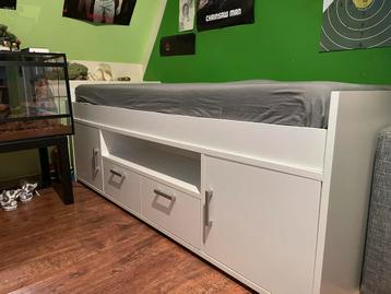 Complete tiener slaapkamer, gratis ophalen beschikbaar voor biedingen