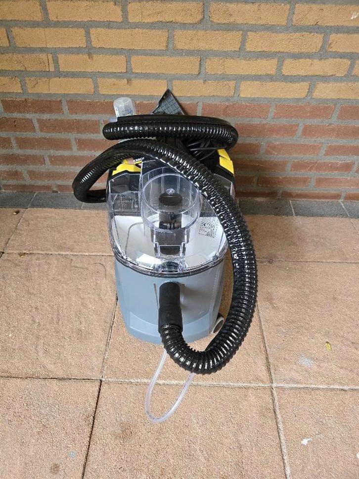 Te huur tapijt reiniger Karcher, Doe-het-zelf en Verbouw, Reinigingsmachines, Zo goed als nieuw, Overige typen, Ophalen
