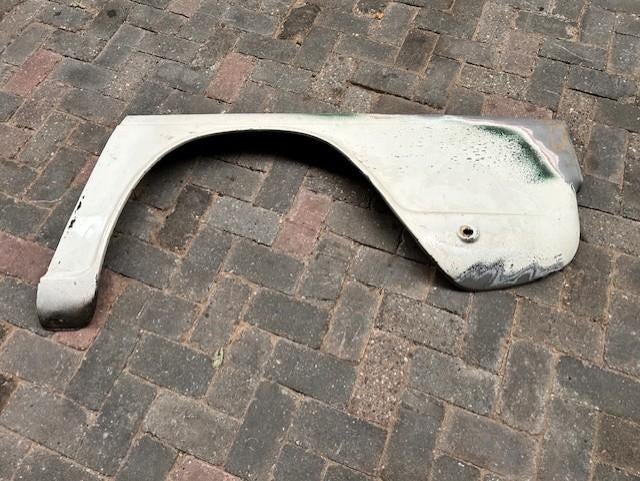 Triumph TR4-4A-5-250 linker achterscherm, Ophalen