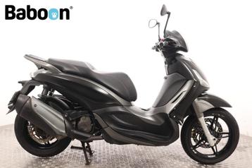 Piaggio Beverly 350 Sport Touring ABS (bj 2018) beschikbaar voor biedingen