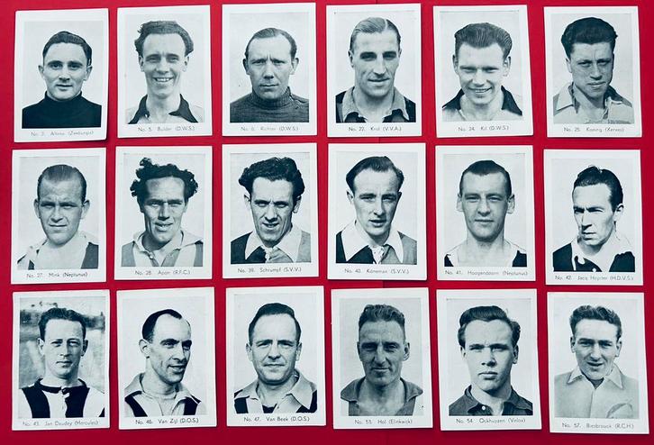 Veenhuizen / Verhaart - oude zw-wit voetbalplaatjes - 1952, Verzamelen, Sportartikelen en Voetbal, Zo goed als nieuw, Spelerskaart